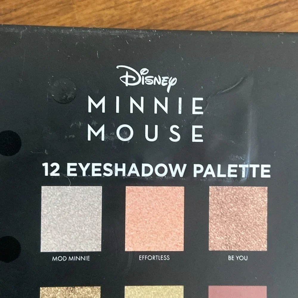 NEW Disney Minnie Mouse 12 pan Eyeshadow Mirror Palette Disneyland Princess